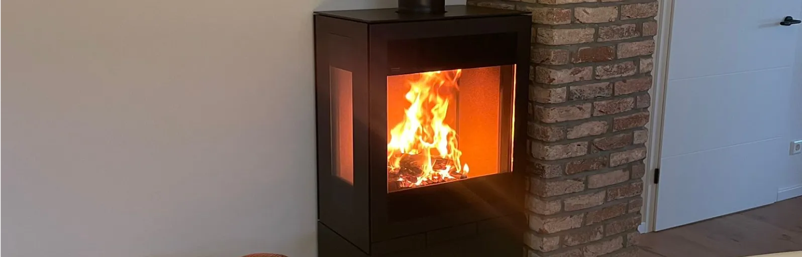 Beispielbild fertig eingebauter Kaminofen